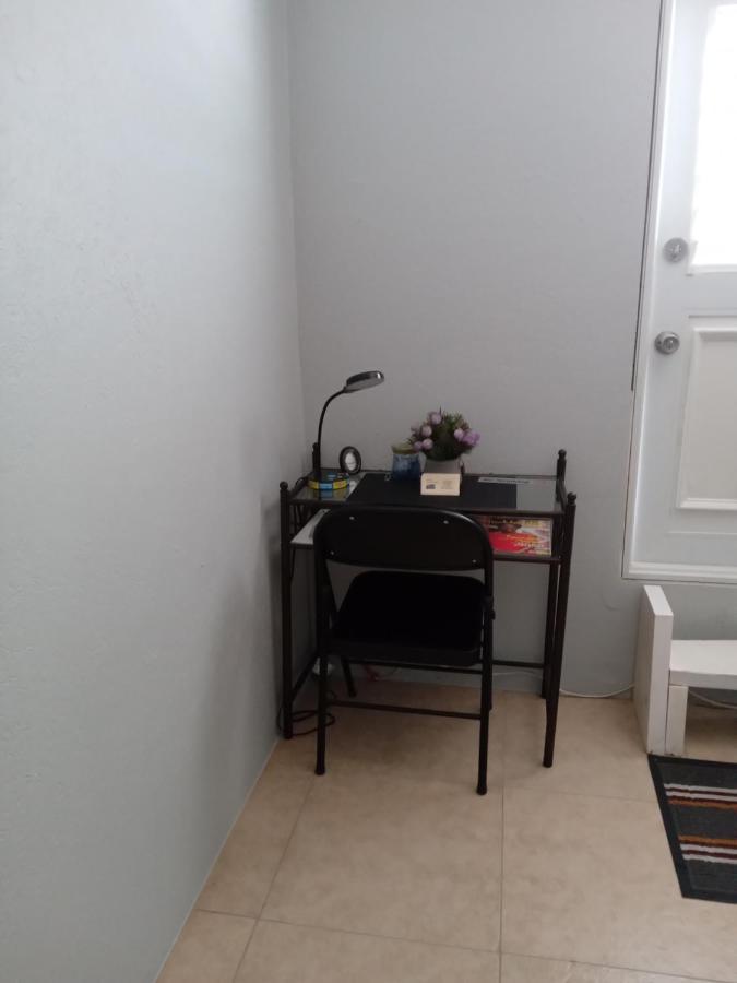 Michand Guest Apartments- Cozy One Or Two Bedroom- 5 Walk Minutes From Airport 10 Mins Drive To Oistins Or Beach Christ Church Bagian luar foto