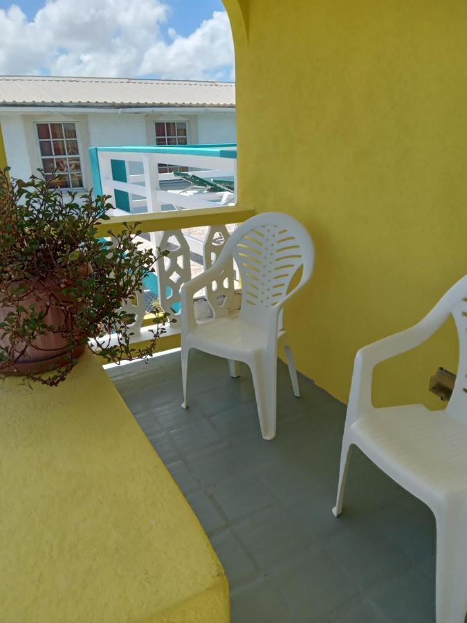 Michand Guest Apartments- Cozy One Or Two Bedroom- 5 Walk Minutes From Airport 10 Mins Drive To Oistins Or Beach Christ Church Bagian luar foto
