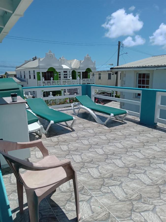 Michand Guest Apartments- Cozy One Or Two Bedroom- 5 Walk Minutes From Airport 10 Mins Drive To Oistins Or Beach Christ Church Bagian luar foto