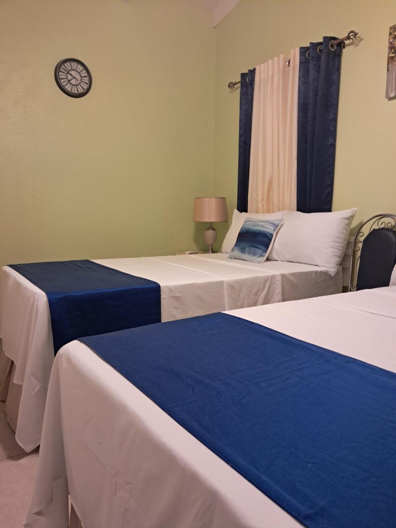 Michand Guest Apartments- Cozy One Or Two Bedroom- 5 Walk Minutes From Airport 10 Mins Drive To Oistins Or Beach Christ Church Bagian luar foto