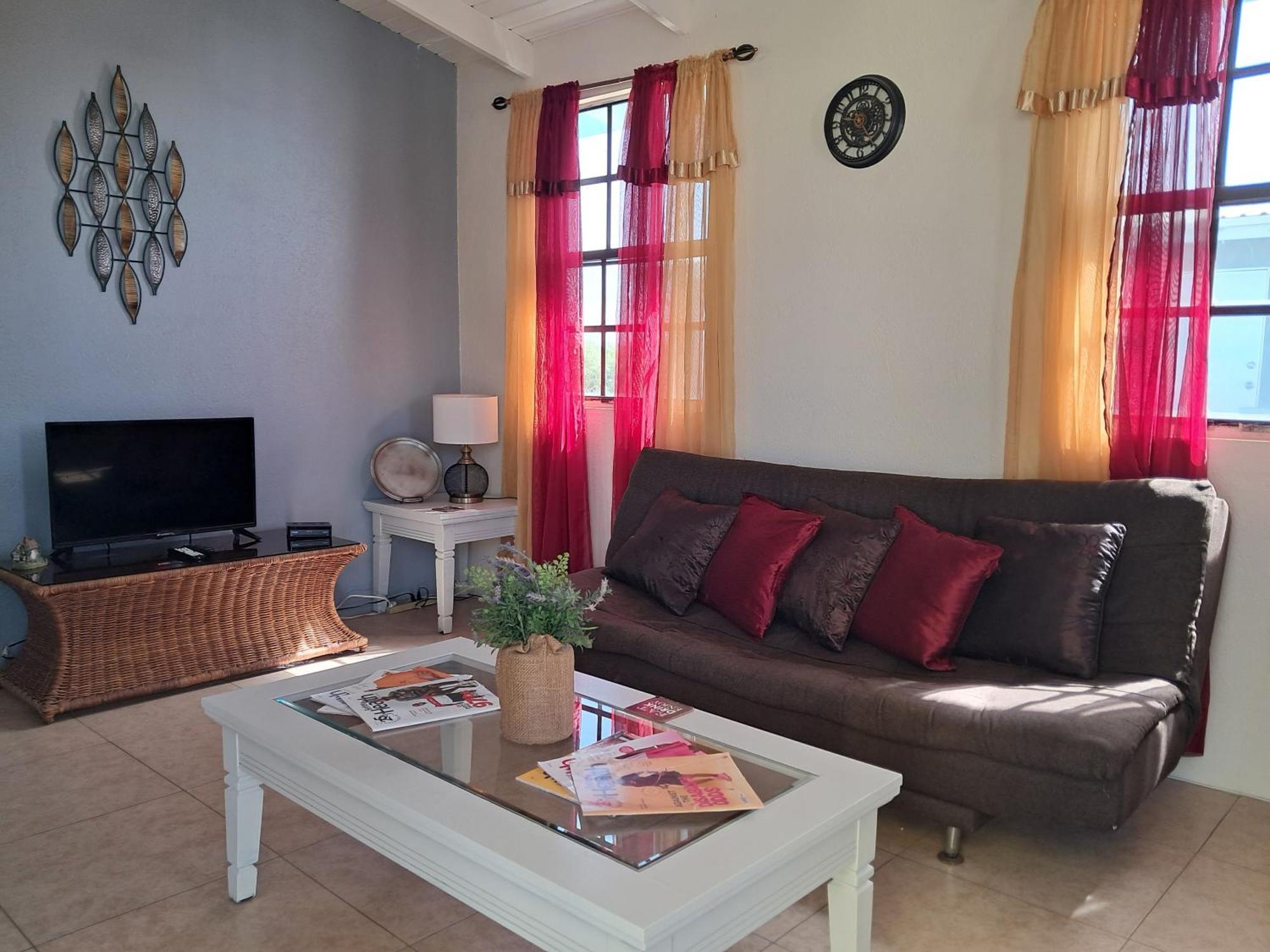 Michand Guest Apartments- Cozy One Or Two Bedroom- 5 Walk Minutes From Airport 10 Mins Drive To Oistins Or Beach Christ Church Bagian luar foto
